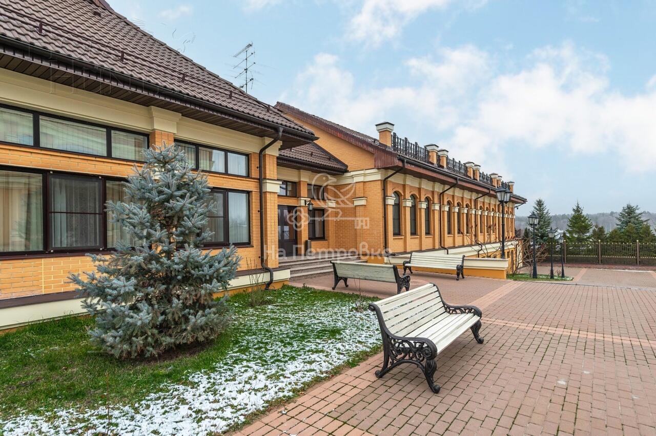 3-этажный коттедж 1 773 м² с отделкой