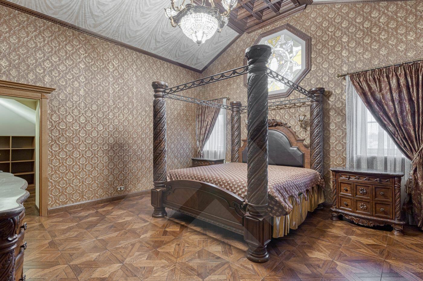 2-этажный коттедж 900 м² с отделкой