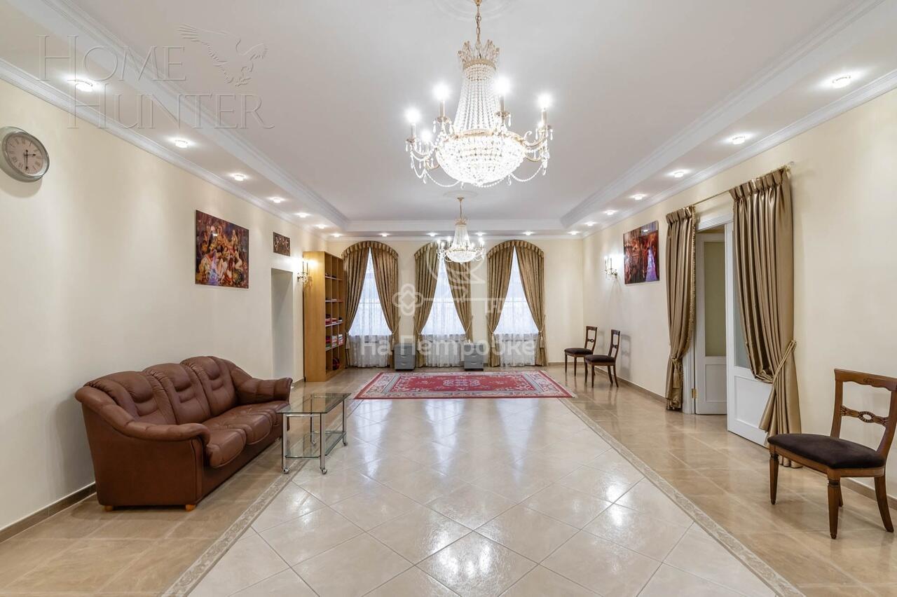 3-этажный коттедж 1 773 м² с отделкой