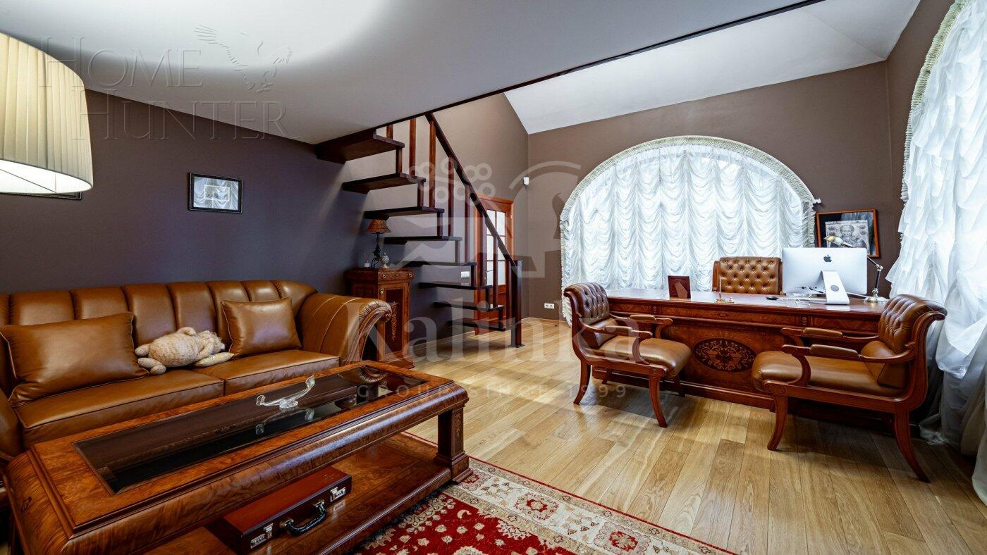 3-этажный коттедж 400 м² с отделкой