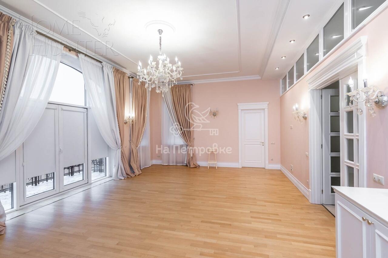 3-этажный коттедж 1 773 м² с отделкой