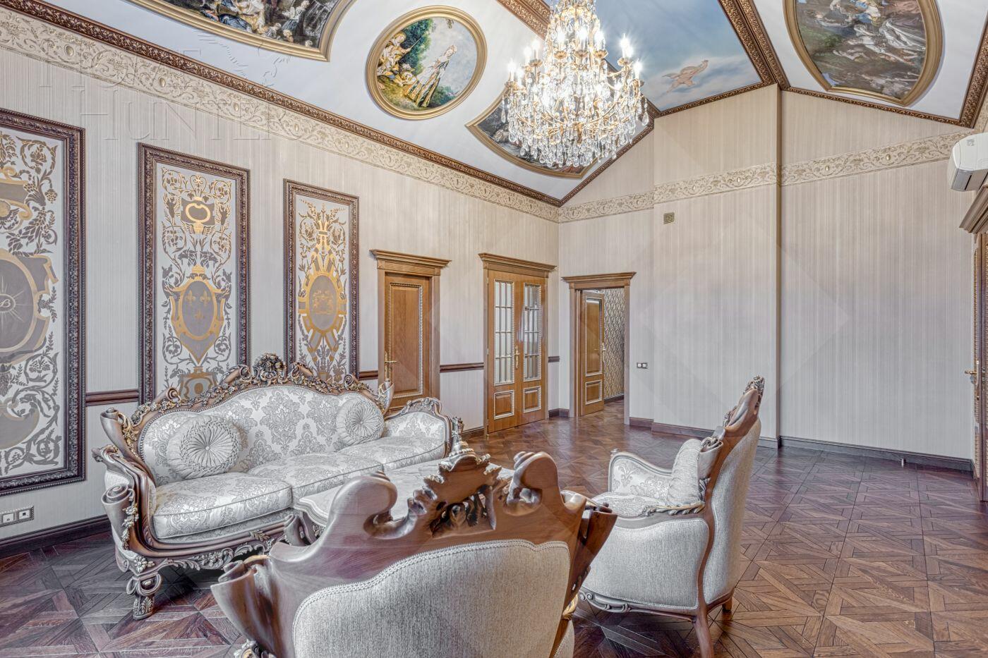 2-этажный коттедж 900 м² с отделкой