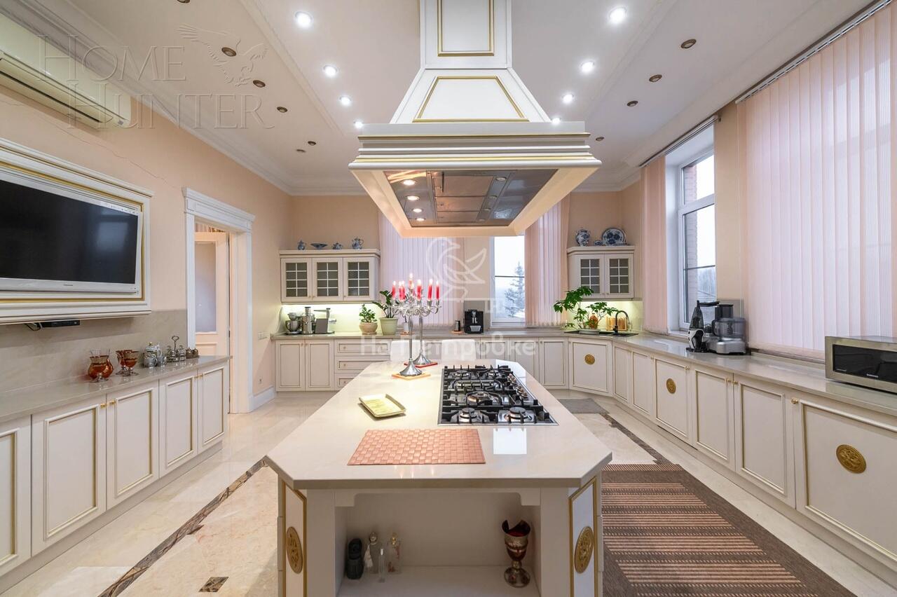 3-этажный коттедж 1 773 м² с отделкой