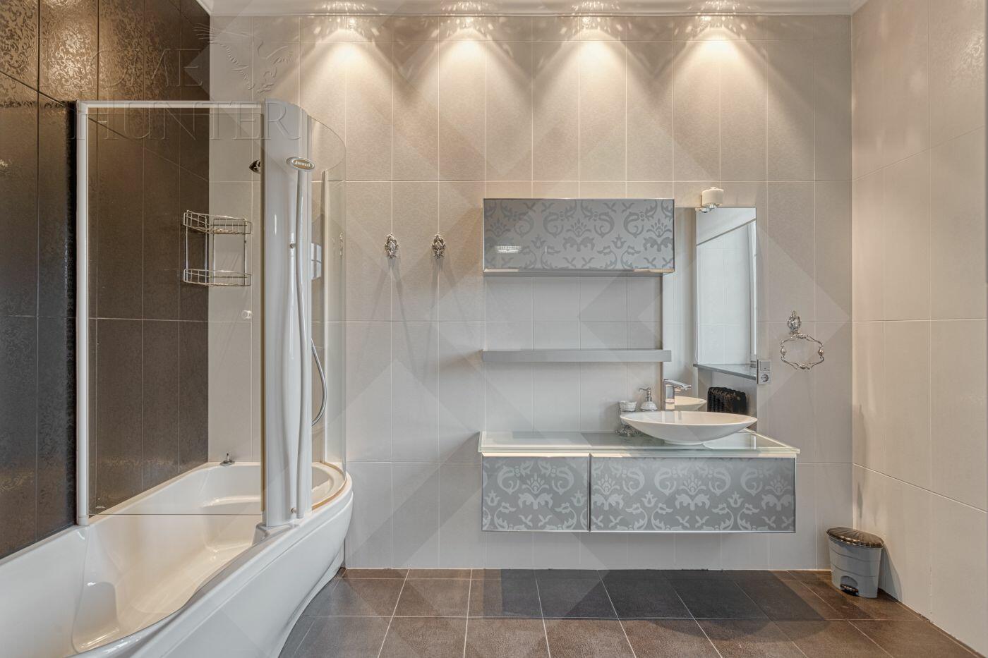 2-этажный коттедж 900 м² с отделкой