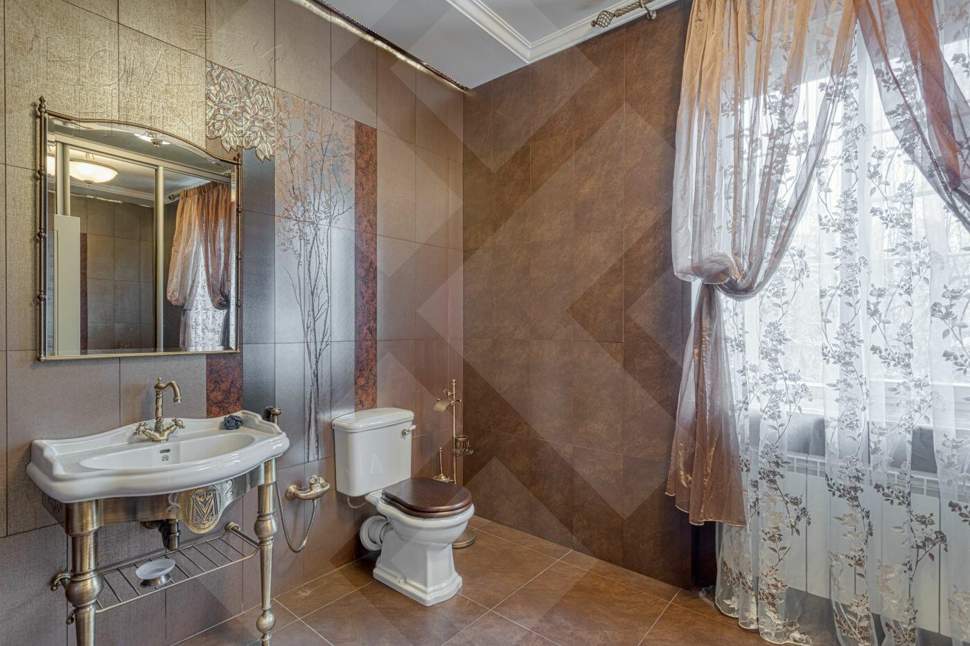 2-этажный коттедж 900 м² с отделкой