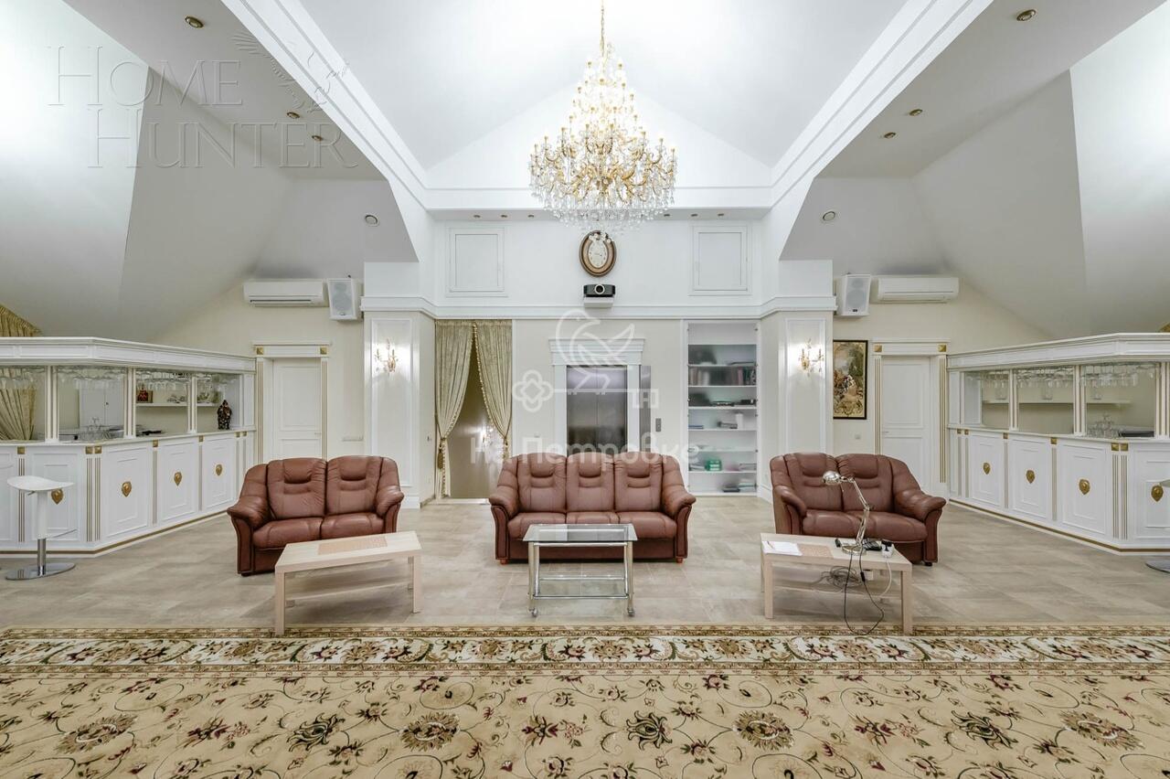 3-этажный коттедж 1 773 м² с отделкой