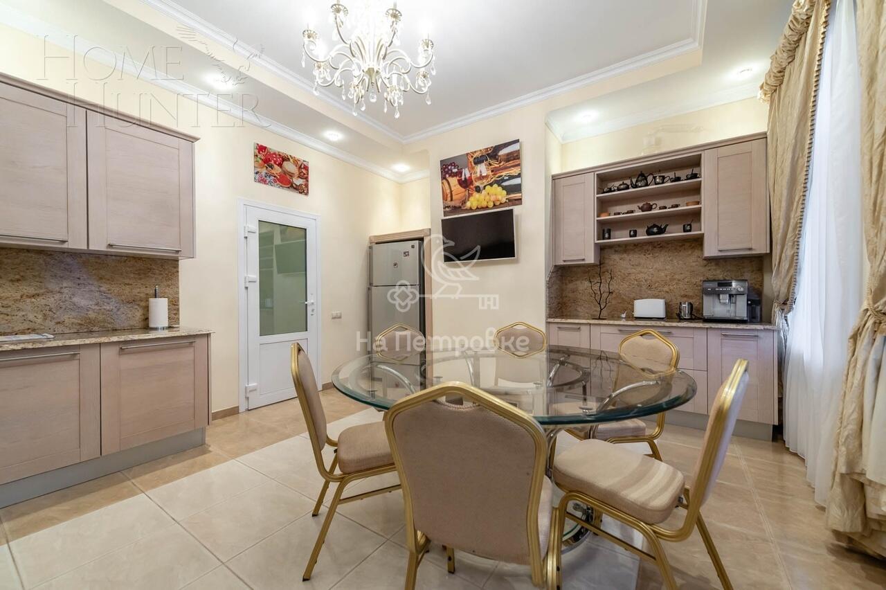 3-этажный коттедж 1 773 м² с отделкой