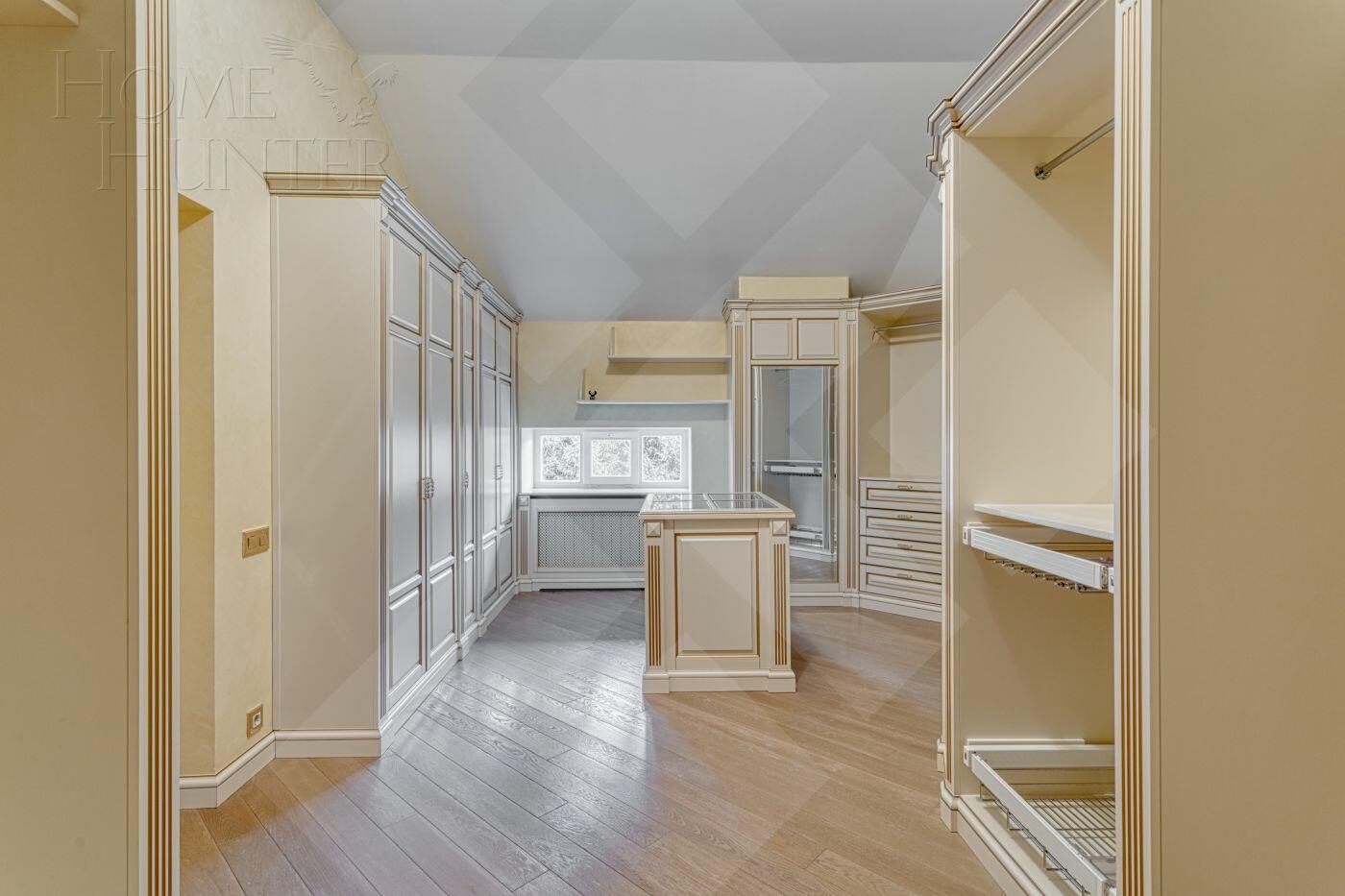 2-этажный коттедж 900 м² с отделкой