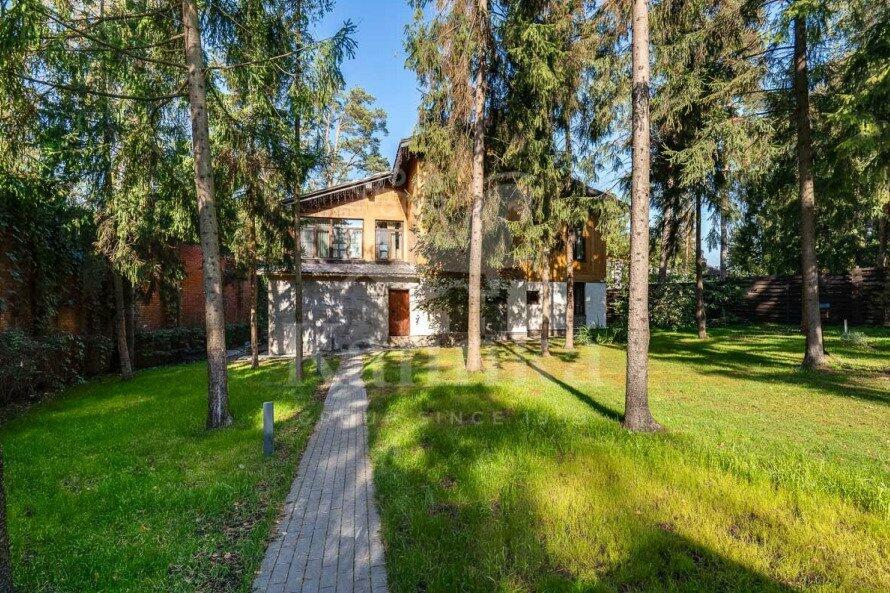 2-этажный коттедж 450 м² с отделкой