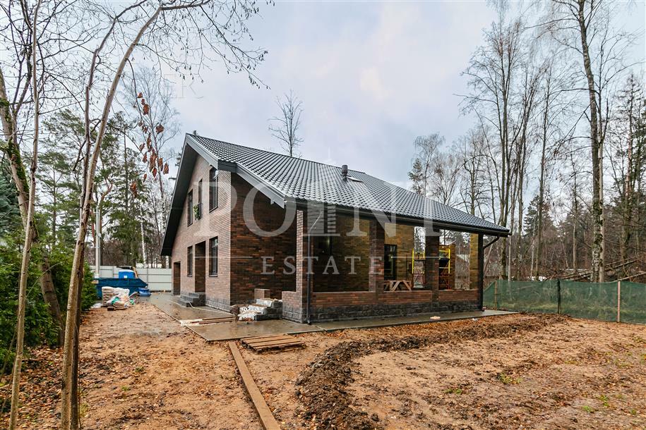 2-этажный коттедж 250 м² без отделки