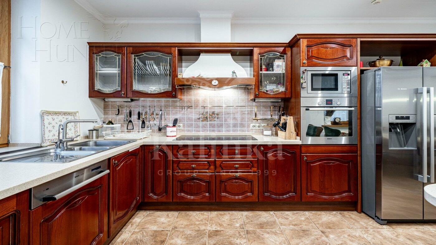 3-этажный коттедж 400 м² с отделкой