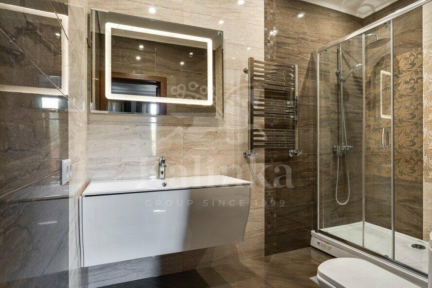 2-этажный коттедж 450 м² с отделкой