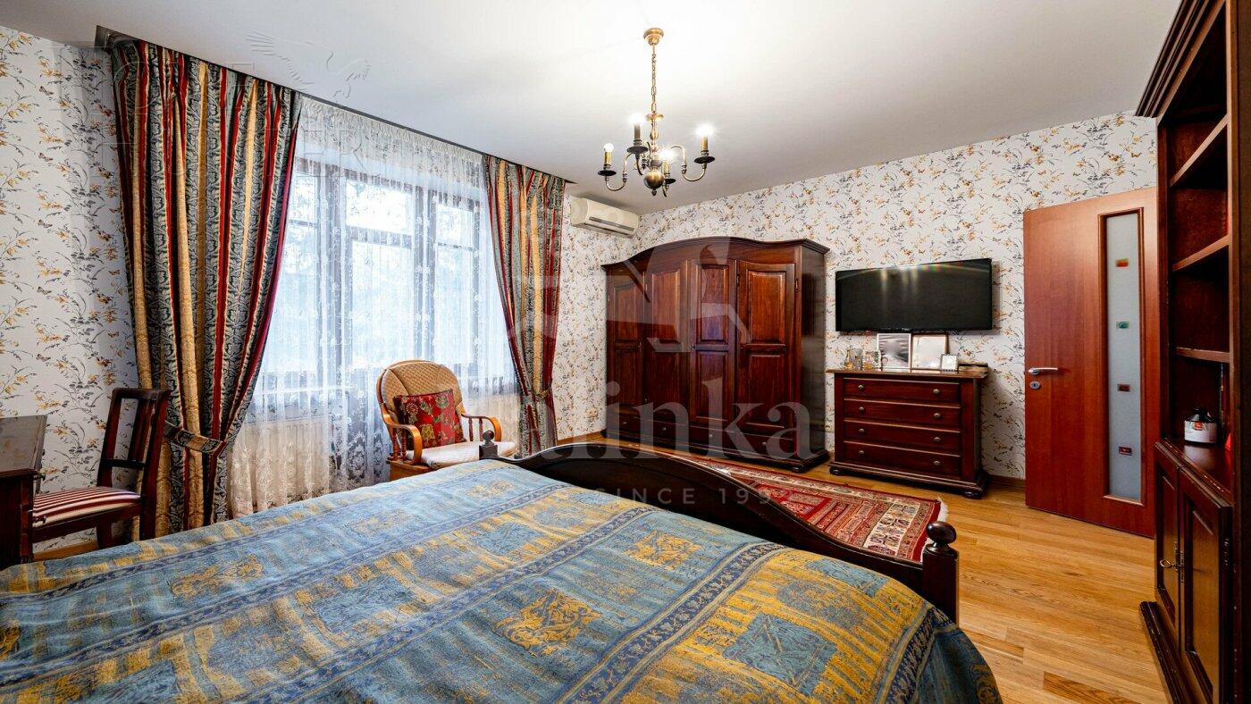 3-этажный коттедж 400 м² с отделкой