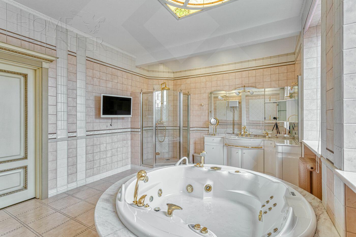 2-этажный коттедж 900 м² с отделкой