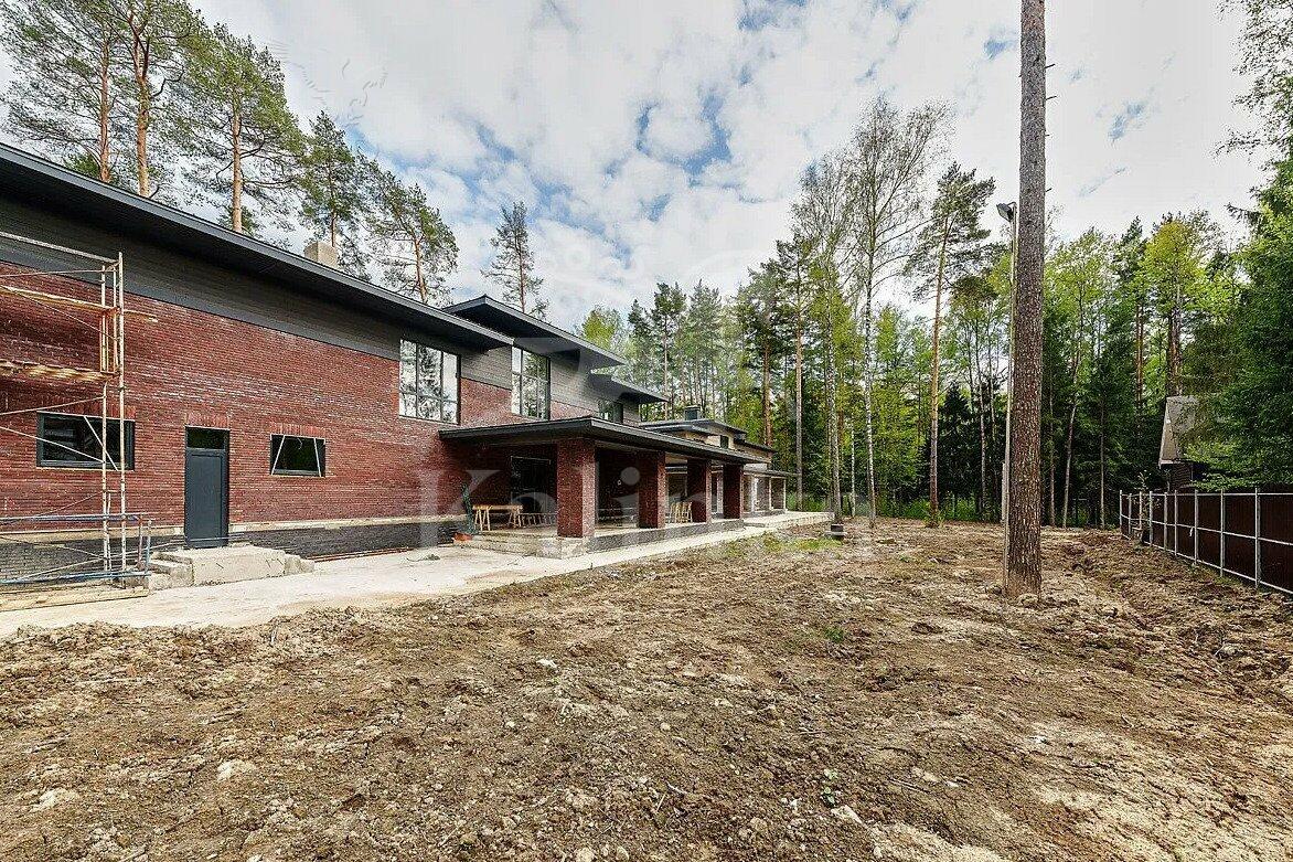 2-этажный коттедж 460 м² без отделки