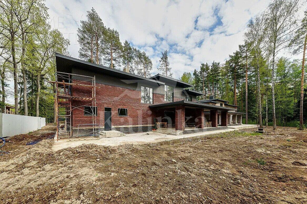 2-этажный коттедж 460 м² без отделки
