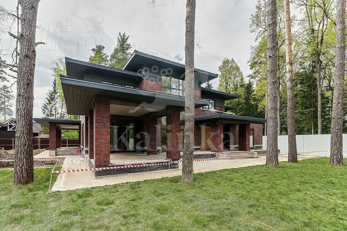 2-этажный коттедж 460 м² без отделки
