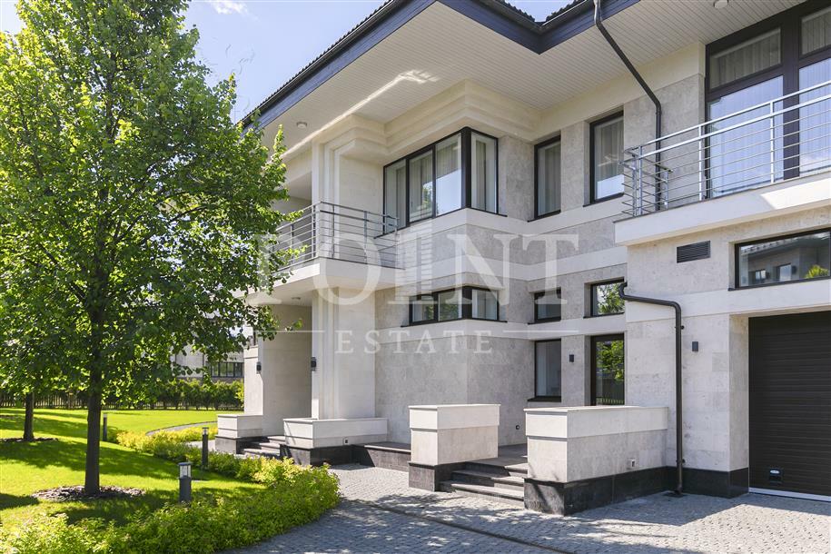 2-этажный коттедж 1 017.21 м² с отделкой