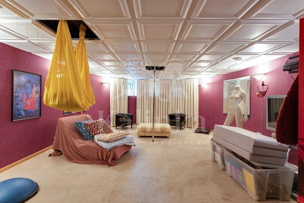 2-этажный коттедж 640 м² с отделкой