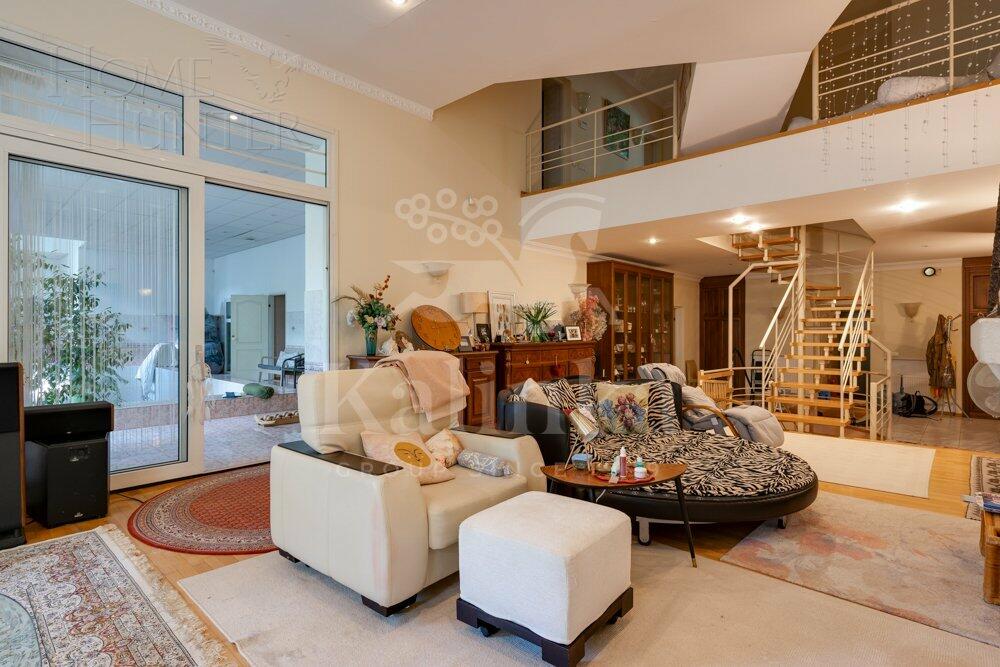 2-этажный коттедж 640 м² с отделкой