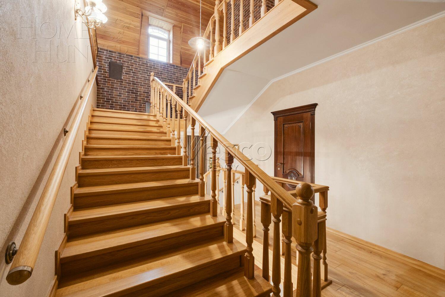 2-этажный коттедж 489 м² с отделкой