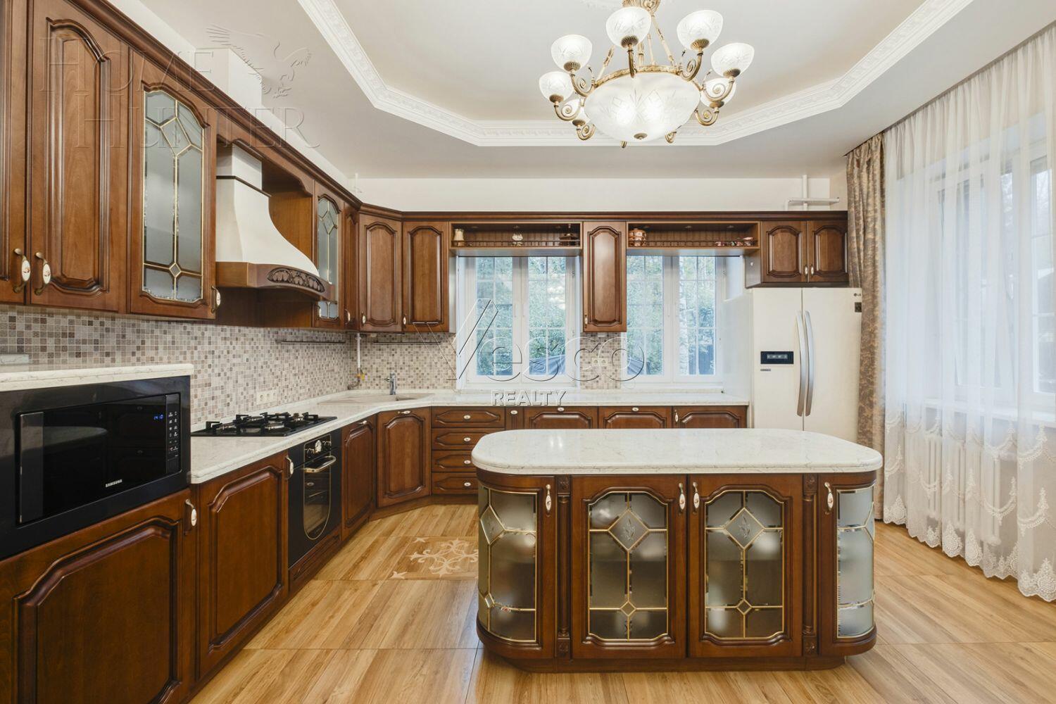 2-этажный коттедж 489 м² с отделкой