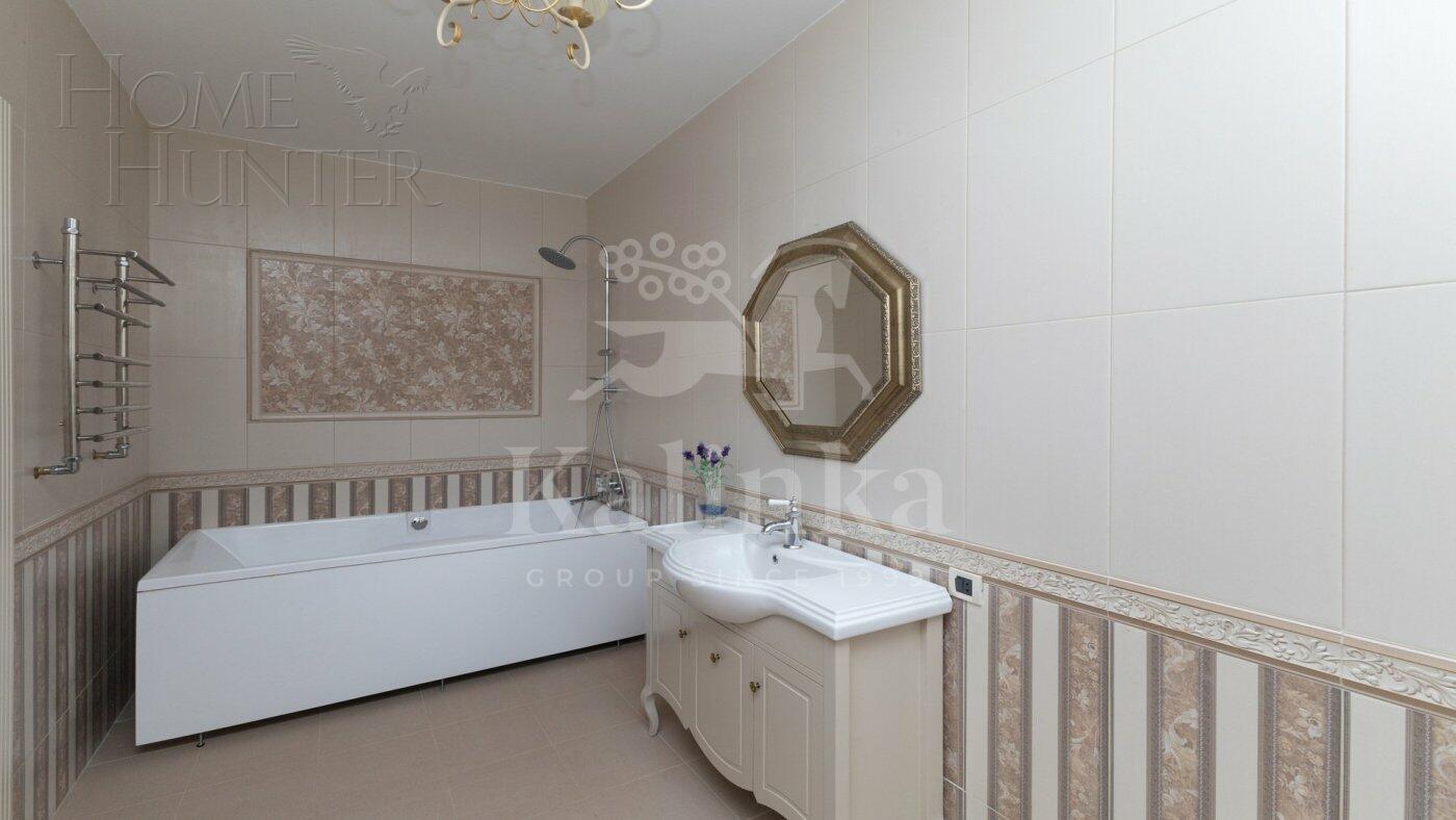 2-этажный коттедж 1 065 м² с отделкой