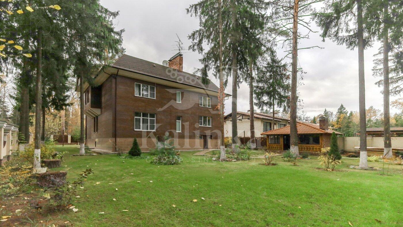 2-этажный коттедж 1 065 м² с отделкой