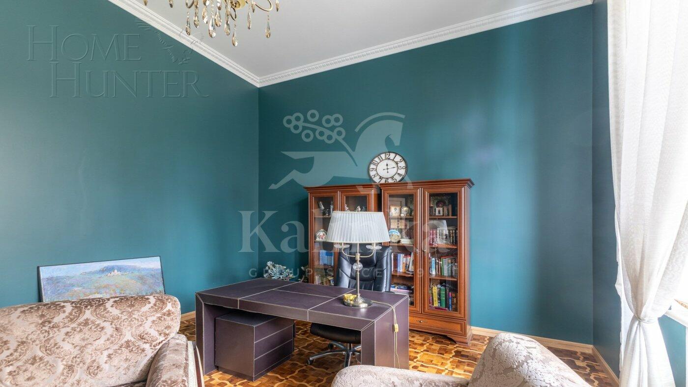 2-этажный коттедж 1 065 м² с отделкой