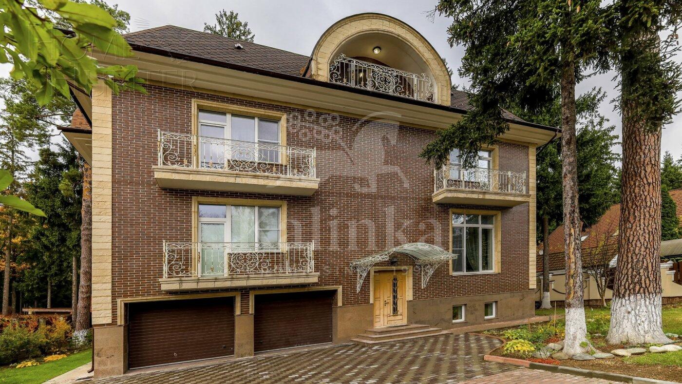 2-этажный коттедж 1 065 м² с отделкой