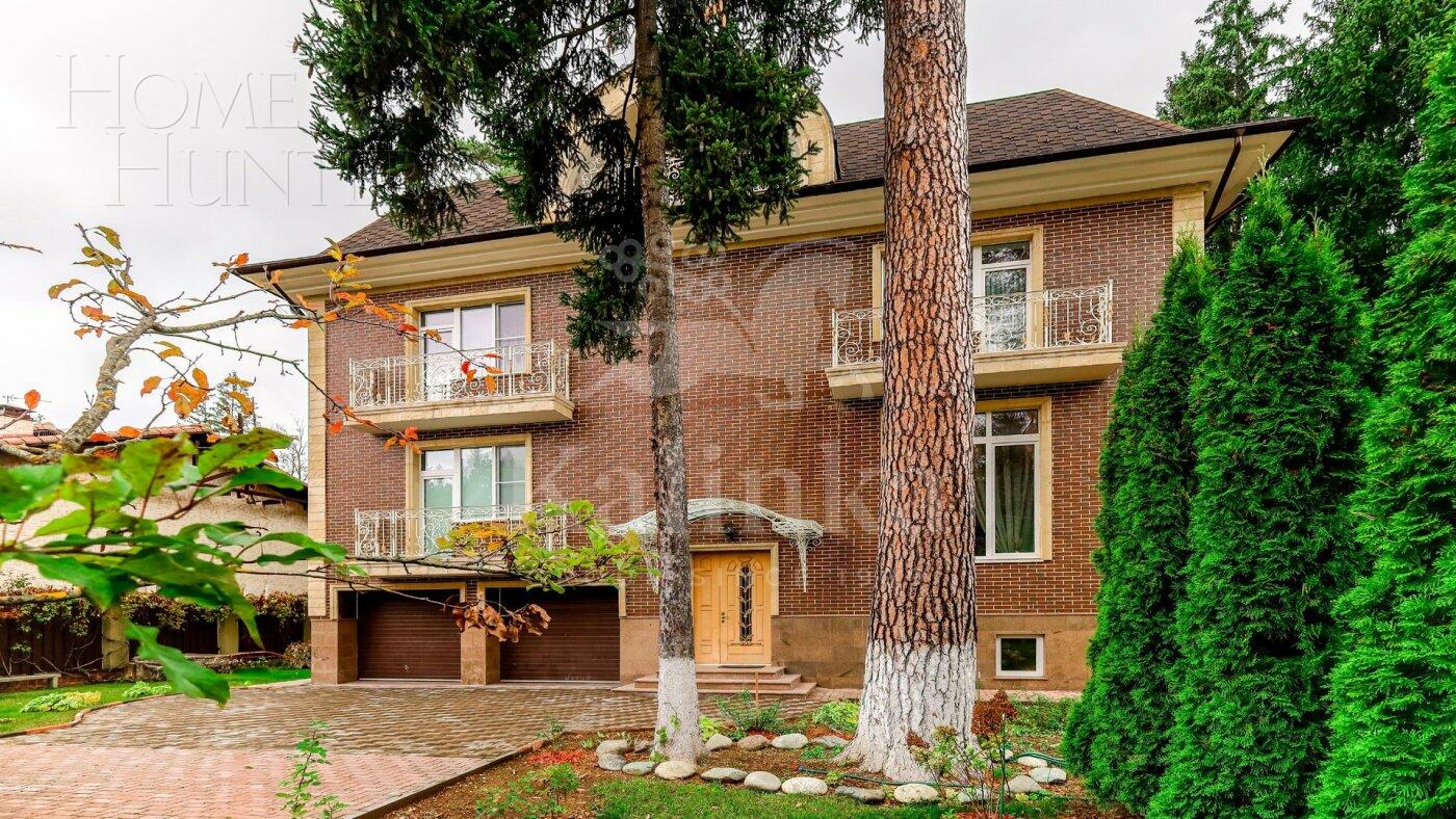 2-этажный коттедж 1 065 м² с отделкой