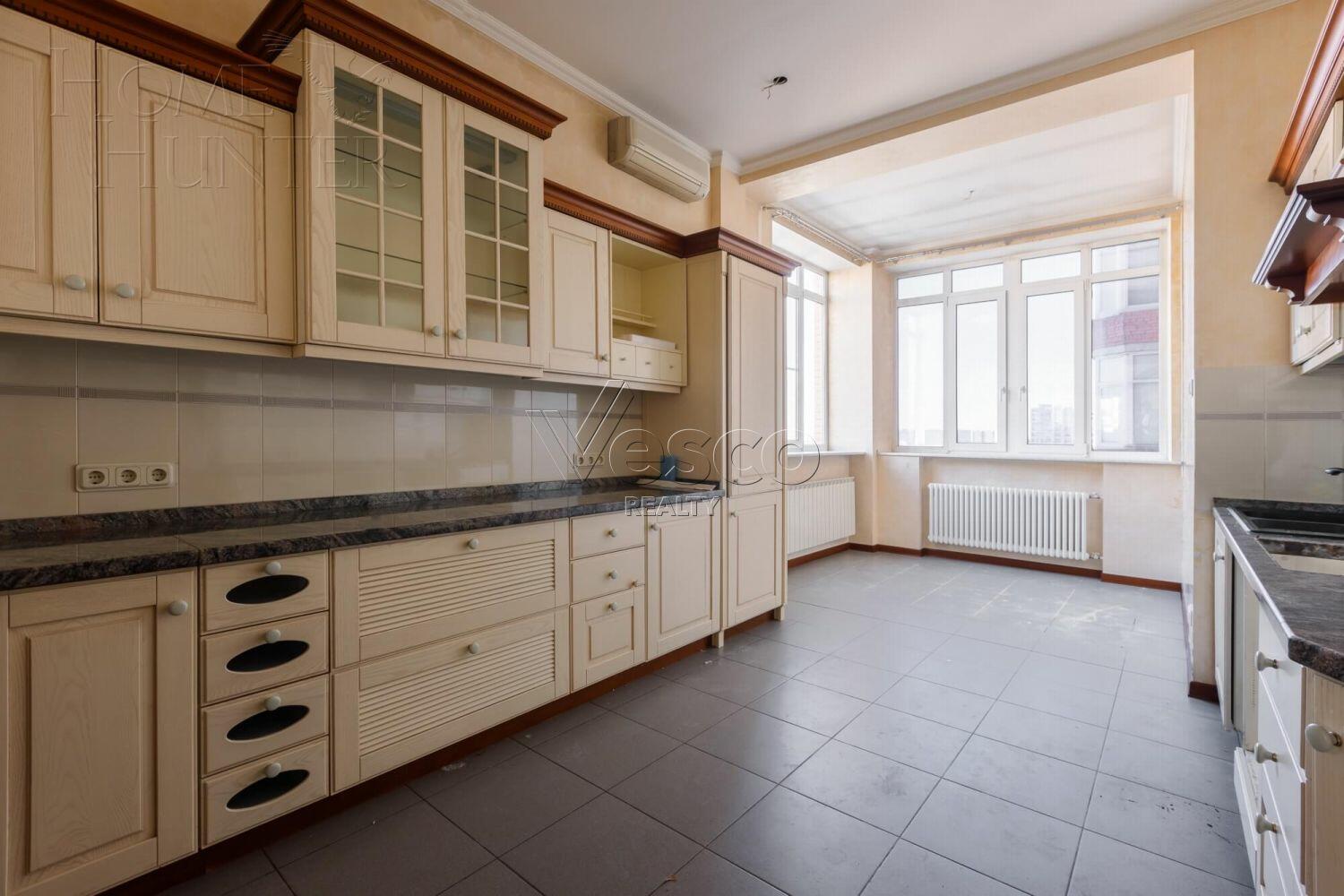 5-КОМН. КВАРТИРА С ОТДЕЛКОЙ 196.1 М² НА 10 ЭТАЖЕ