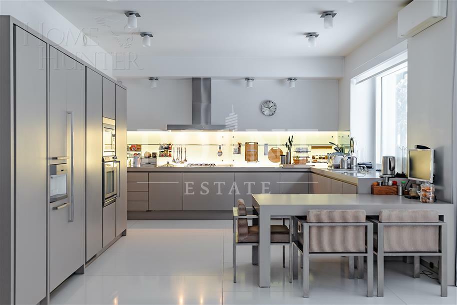 2-этажный коттедж 1 328 м² с отделкой