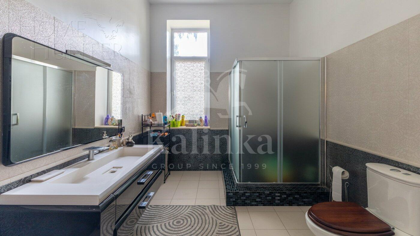 2-этажный коттедж 1 065 м² с отделкой