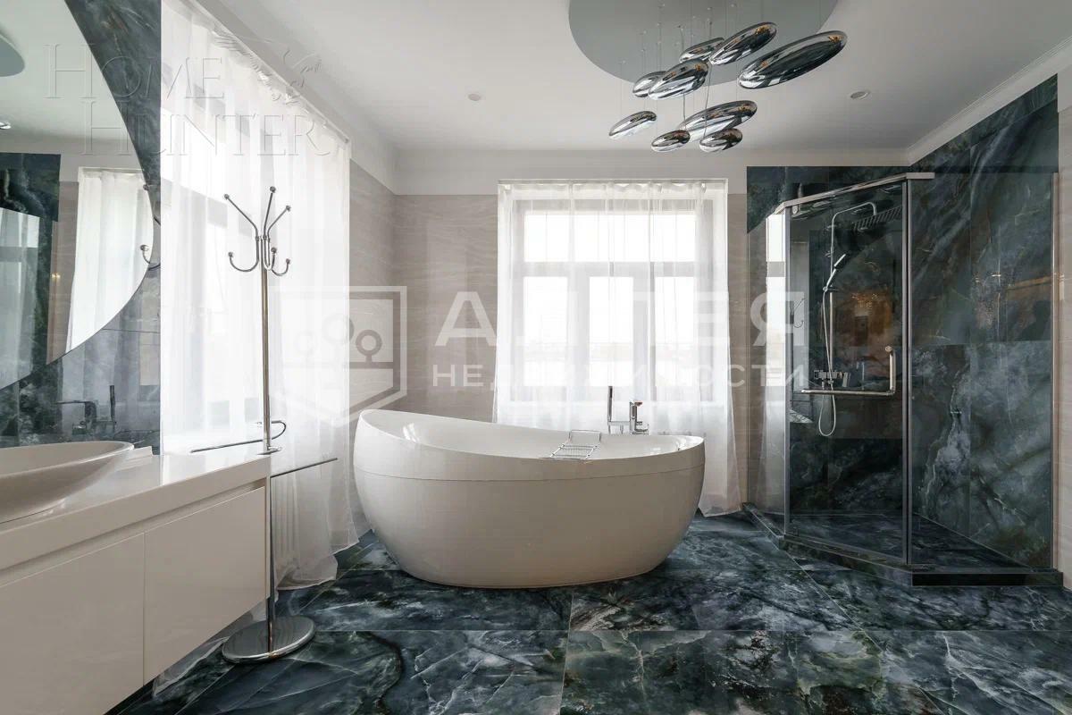 2-этажный коттедж 450 м² с отделкой