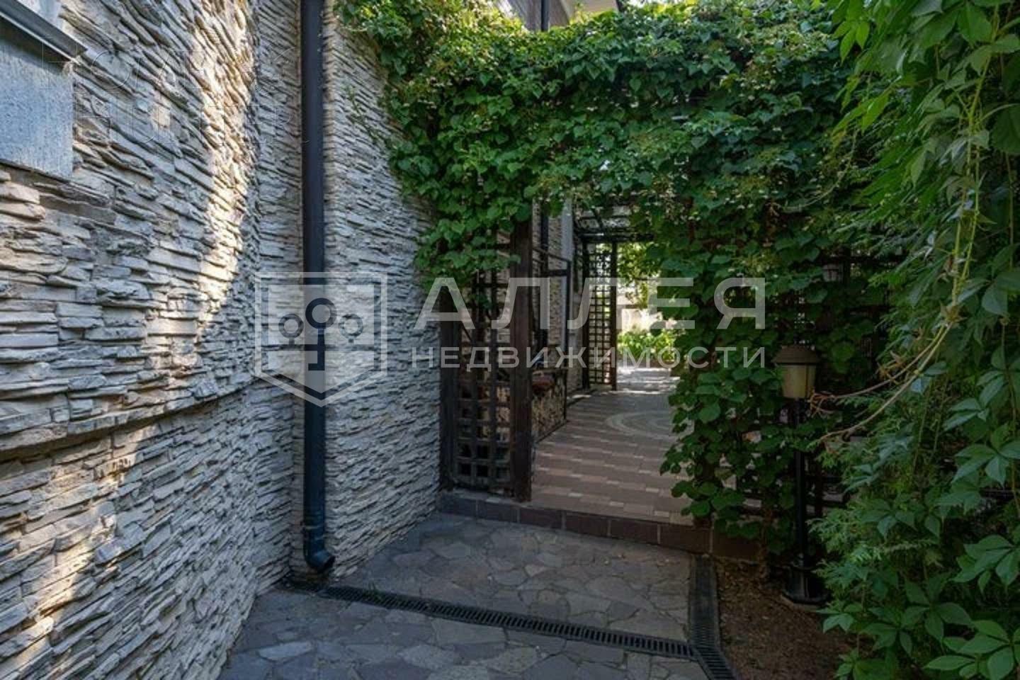 2-этажный таунхаус 450 м² с отделкой