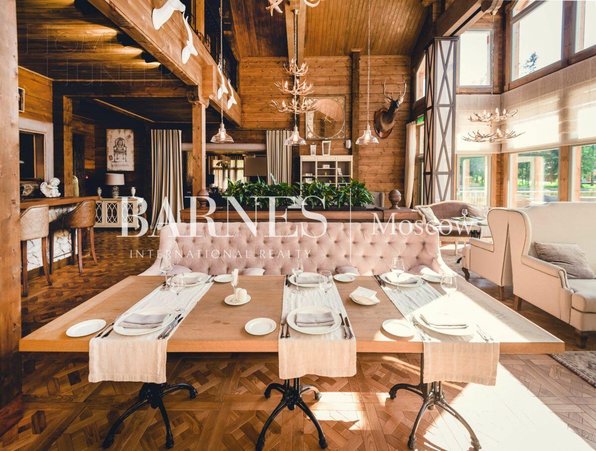 2-этажный коттедж 450 м² с отделкой