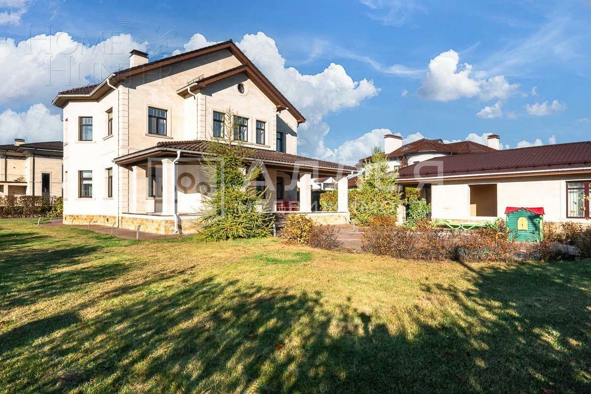 2-этажный коттедж 450 м² с отделкой