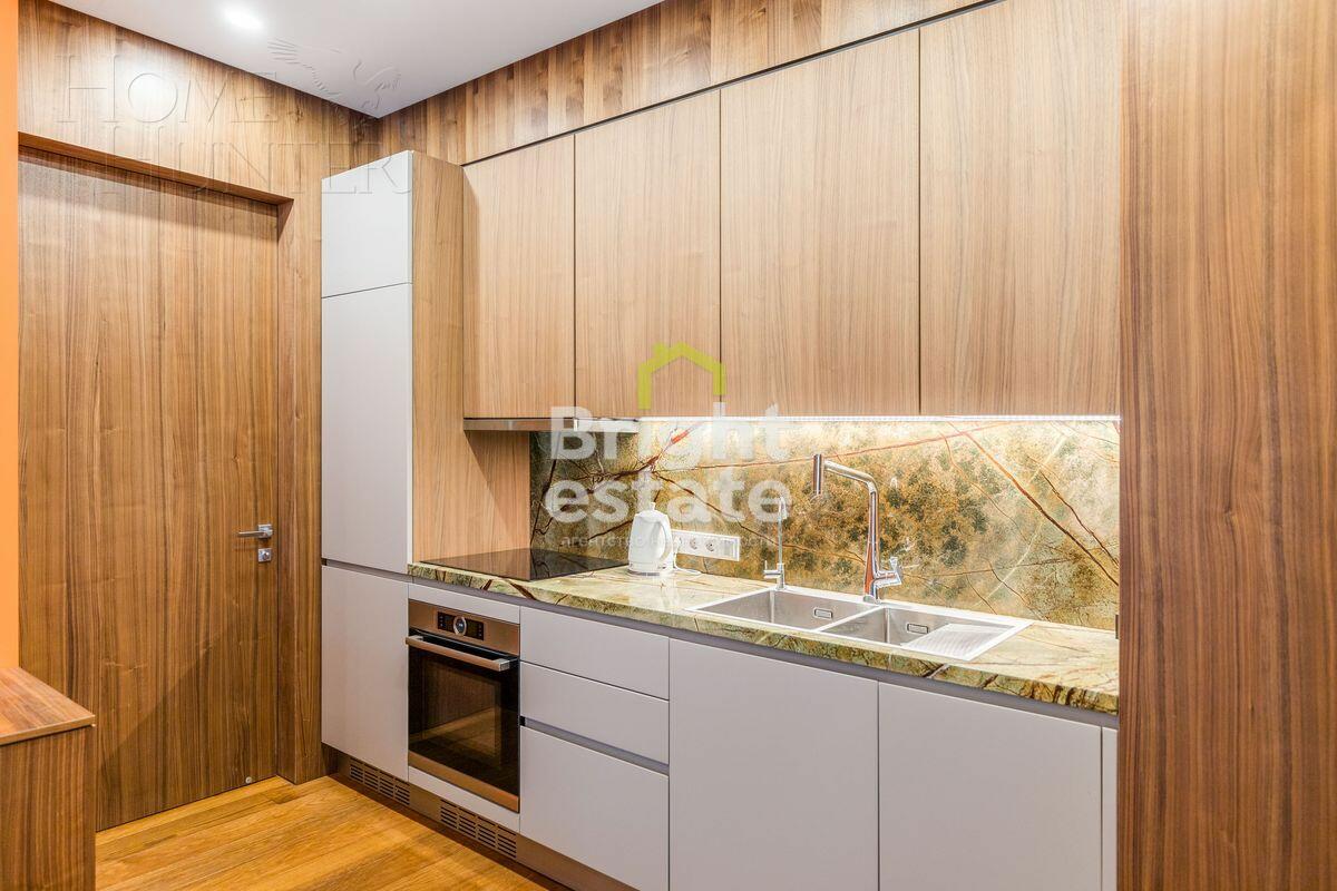 6-КОМН. КВАРТИРА С ОТДЕЛКОЙ 220 М² НА 3 ЭТАЖЕ