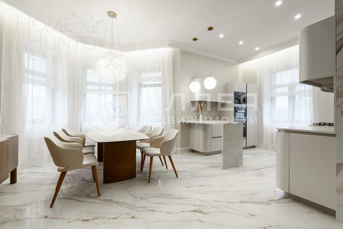 2-этажный коттедж 450 м² с отделкой