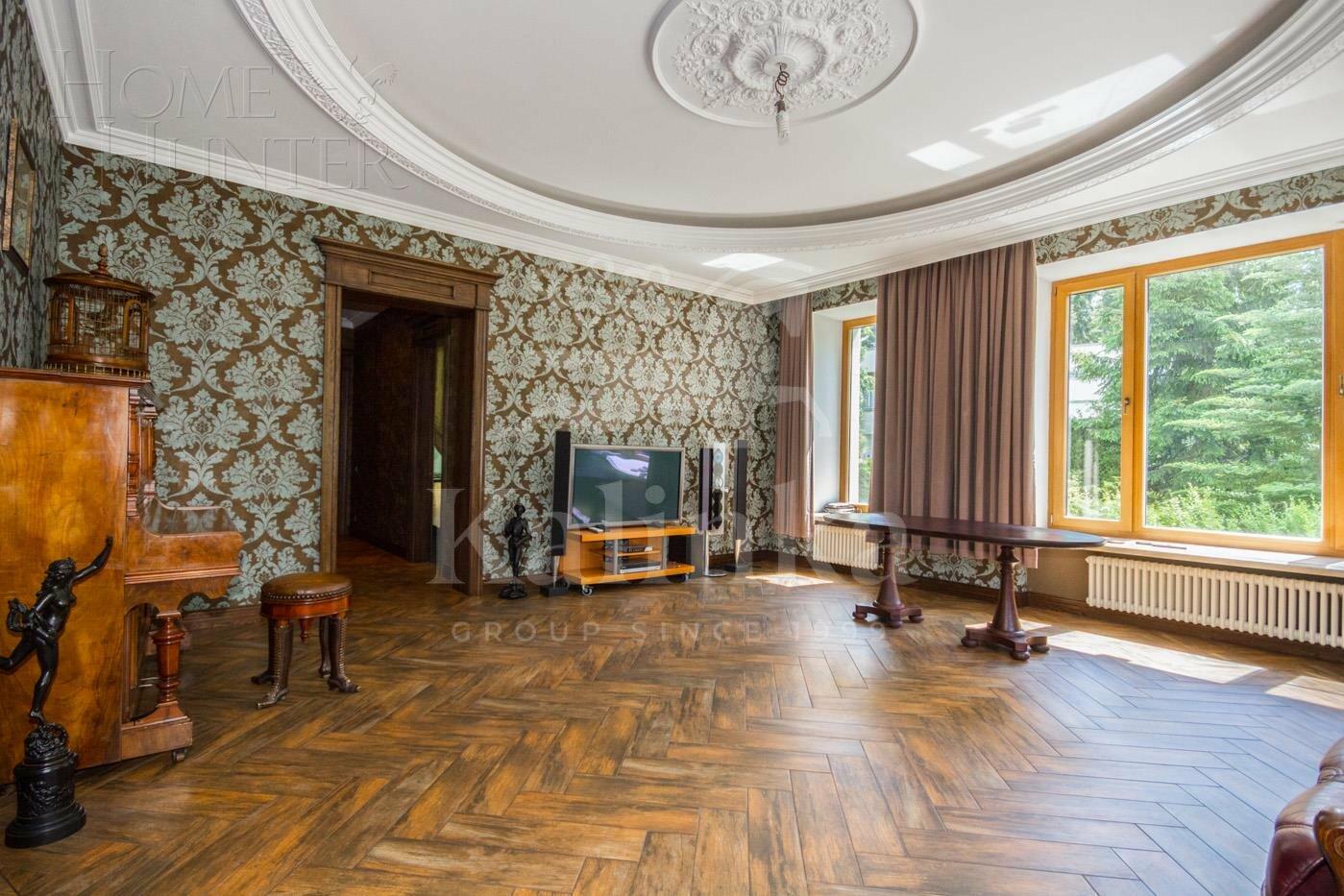 2-этажный коттедж 800 м² с отделкой