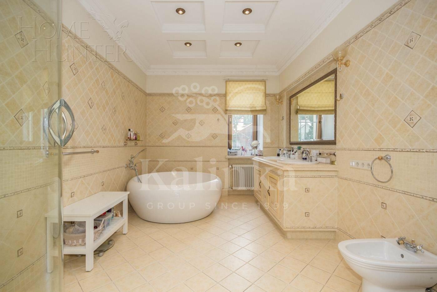 2-этажный коттедж 800 м² с отделкой