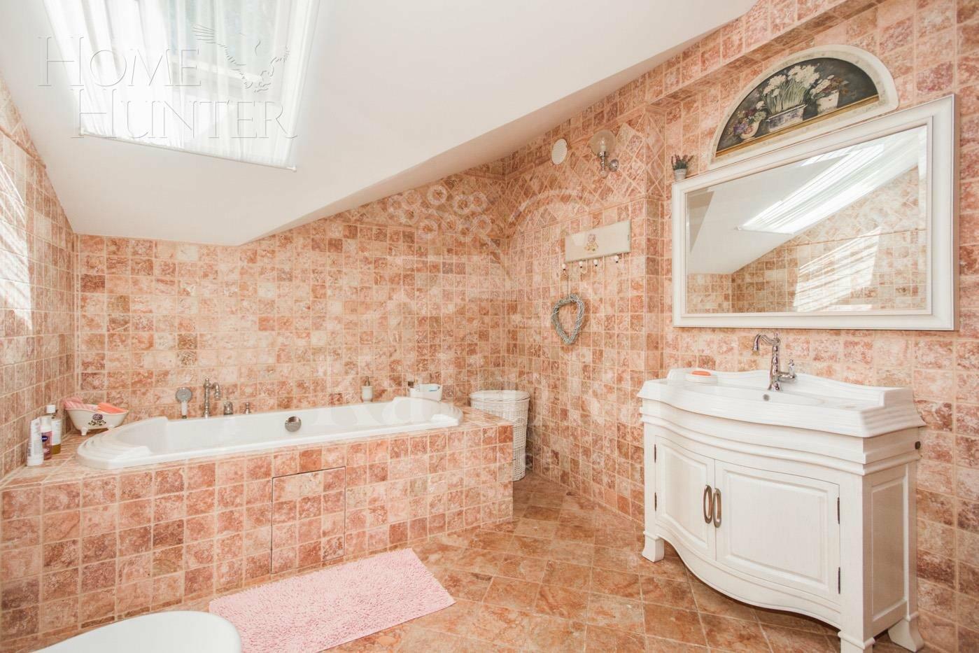 2-этажный коттедж 800 м² с отделкой