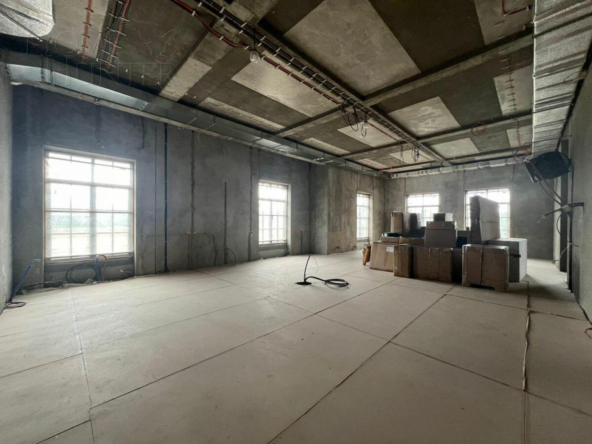 2-этажный коттедж 3 600 м² без отделки