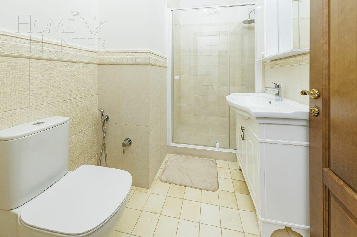 2-этажный коттедж 1 000 м² с отделкой