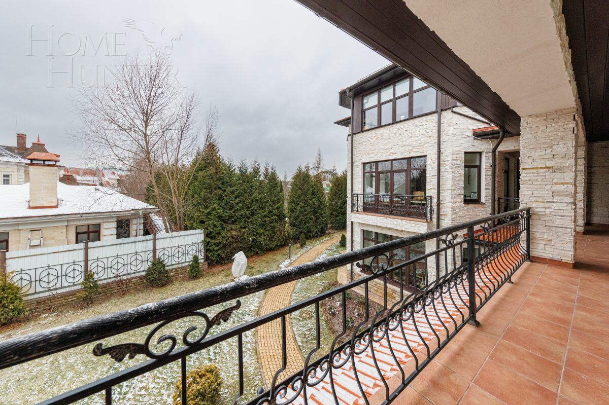 2-этажный коттедж 1 000 м² с отделкой