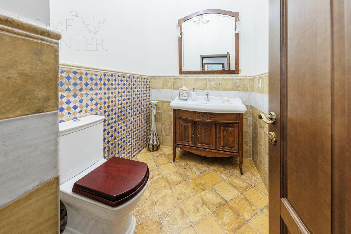 2-этажный коттедж 1 000 м² с отделкой