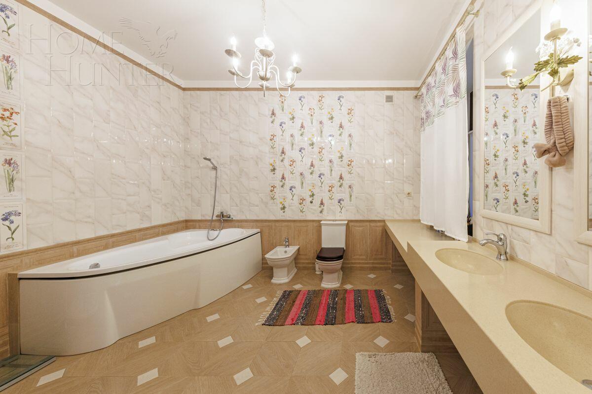 2-этажный коттедж 1 000 м² с отделкой