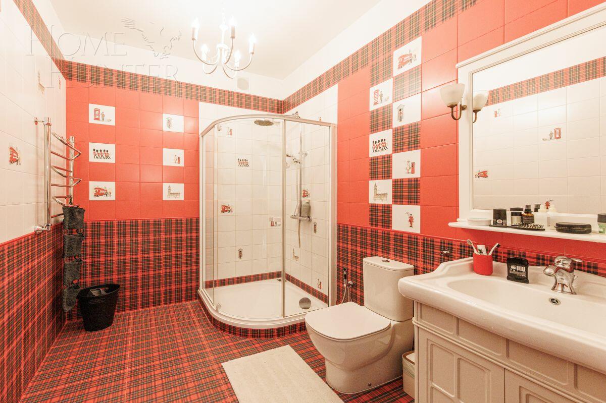 2-этажный коттедж 1 000 м² с отделкой