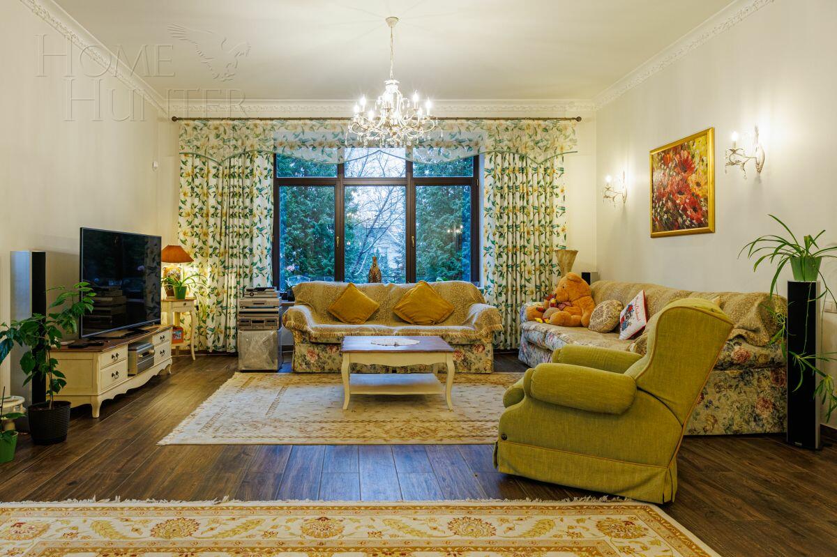 2-этажный коттедж 1 000 м² с отделкой